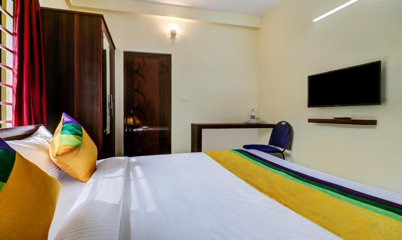 Itsy Hotels Rain Tulsi Stayz, Palarivattom Junction Kochi Εξωτερικό φωτογραφία