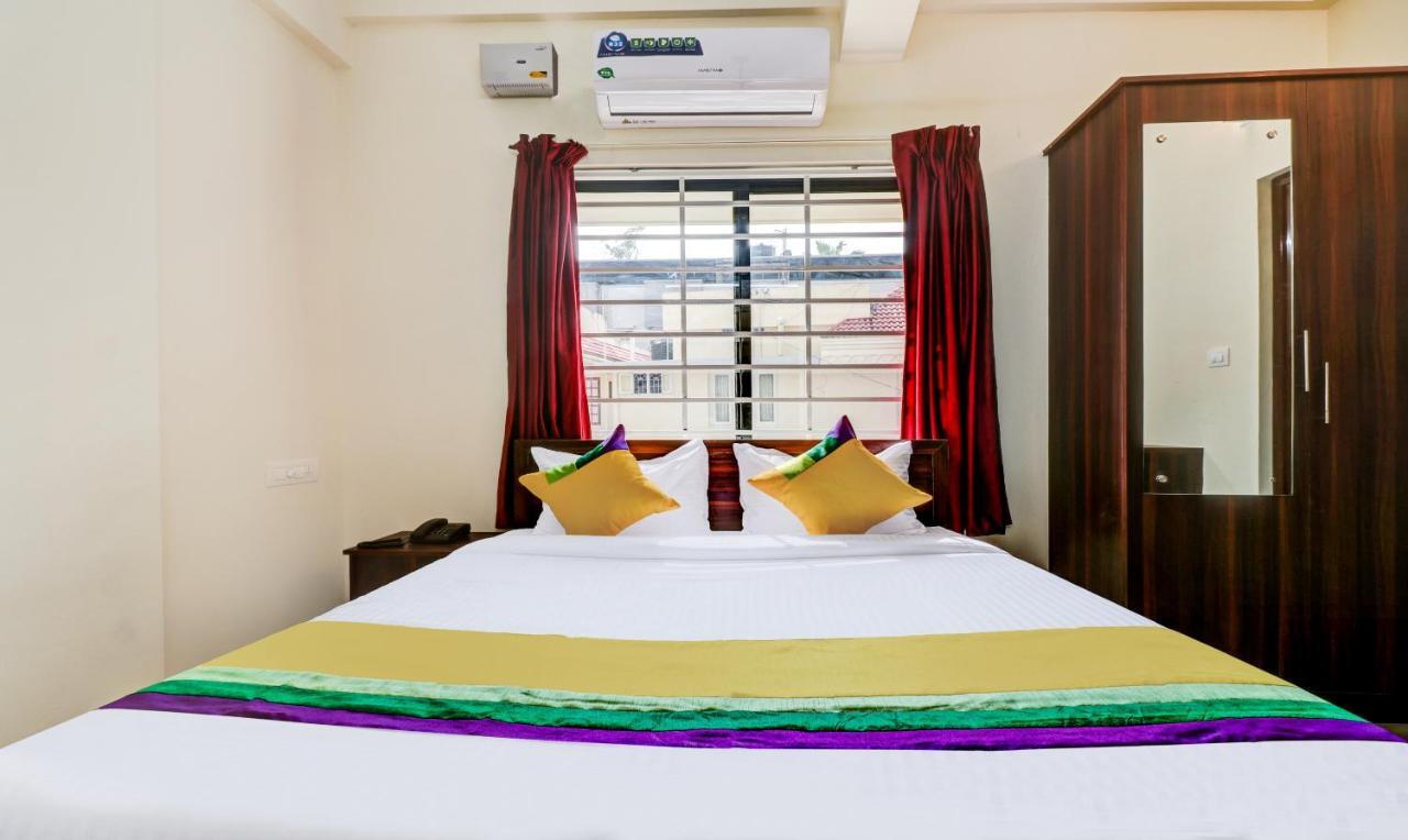 Itsy Hotels Rain Tulsi Stayz, Palarivattom Junction Kochi Εξωτερικό φωτογραφία