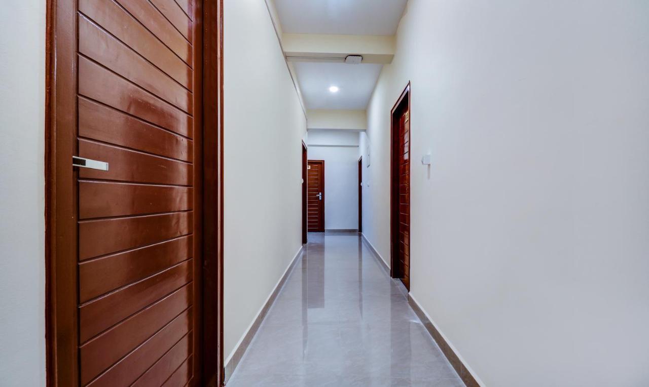 Itsy Hotels Rain Tulsi Stayz, Palarivattom Junction Kochi Εξωτερικό φωτογραφία