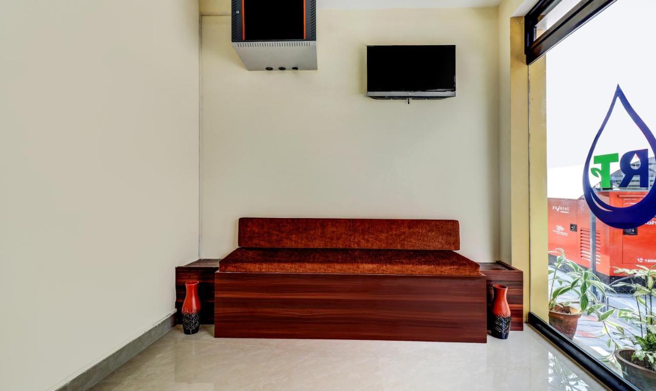 Itsy Hotels Rain Tulsi Stayz, Palarivattom Junction Kochi Εξωτερικό φωτογραφία